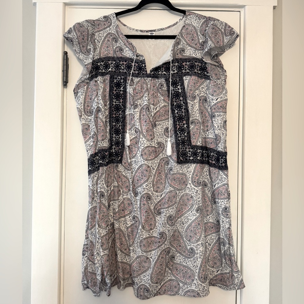 Old Navy Paisley Embroidered Flutter Sleeve Dress